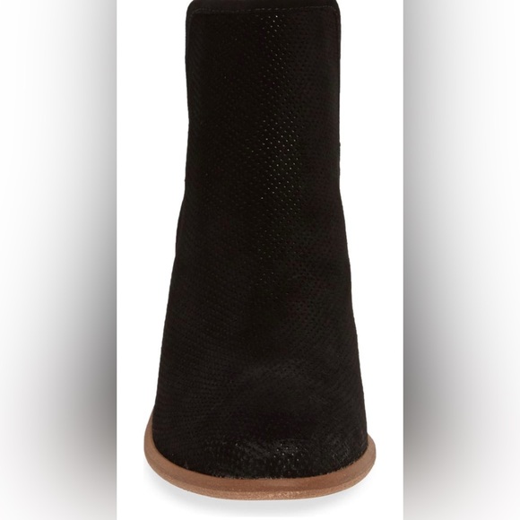 Hinge “Barris Block Heel” Booties - Picture 3 of 7